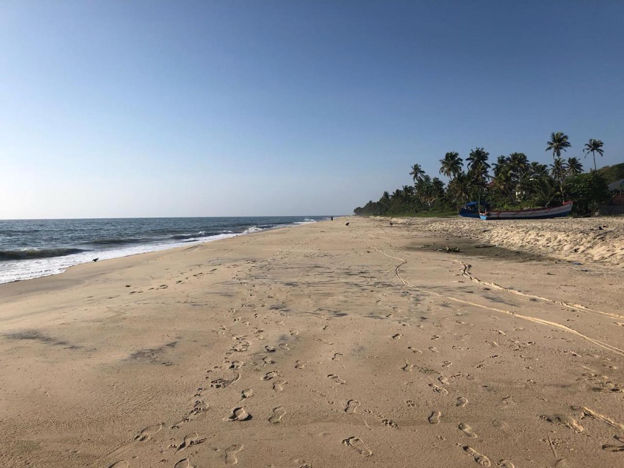 Neela Waters - Beach Home Alappuzha Exterior photo